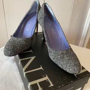Anne Klein size 8 heels